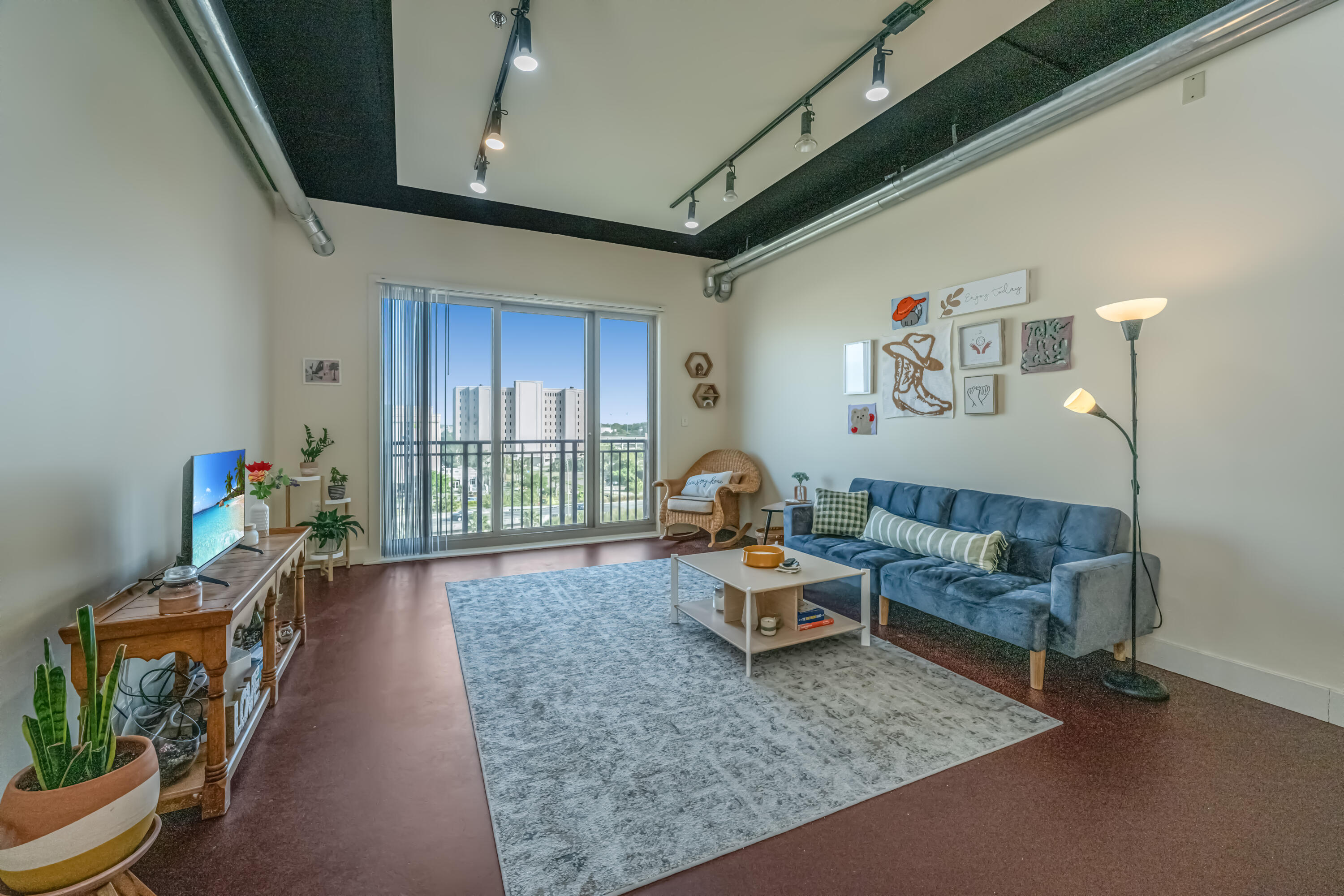 150 Bee Street 713