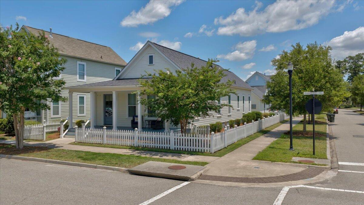 428 Watergrass Way