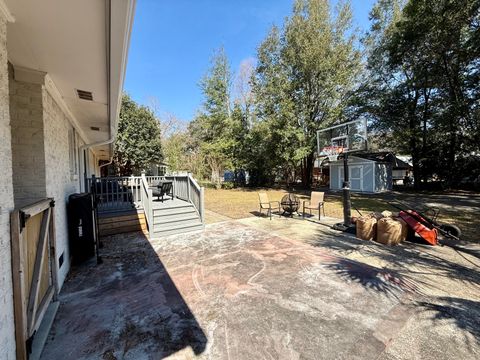 A home in North Charleston