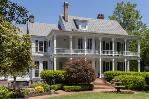 Photo of 208 Sumter Avenue, Summerville, SC 29483 (MLS # 25031885)