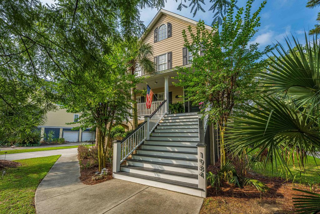 Photo of 1984 N Creek Drive, Mount Pleasant, SC 29466 (MLS # 26015759)