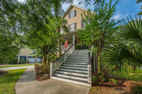Photo of 1984 N Creek Drive, Mount Pleasant, SC 29466 (MLS # 26015759)