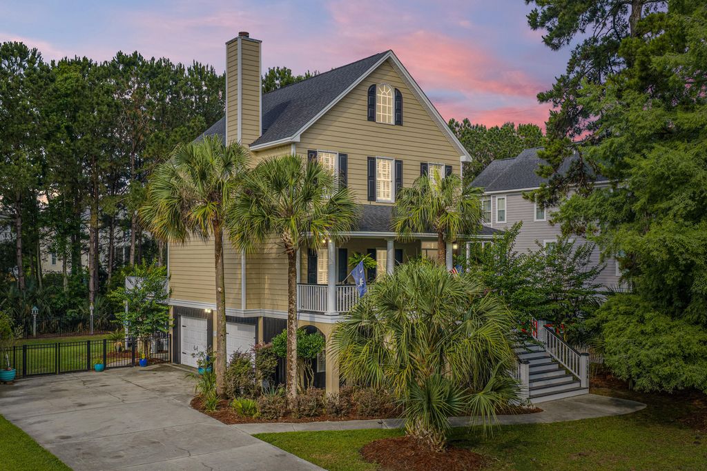 Photo of 1984 N Creek Drive, Mount Pleasant, SC 29466 (MLS # 26015759)