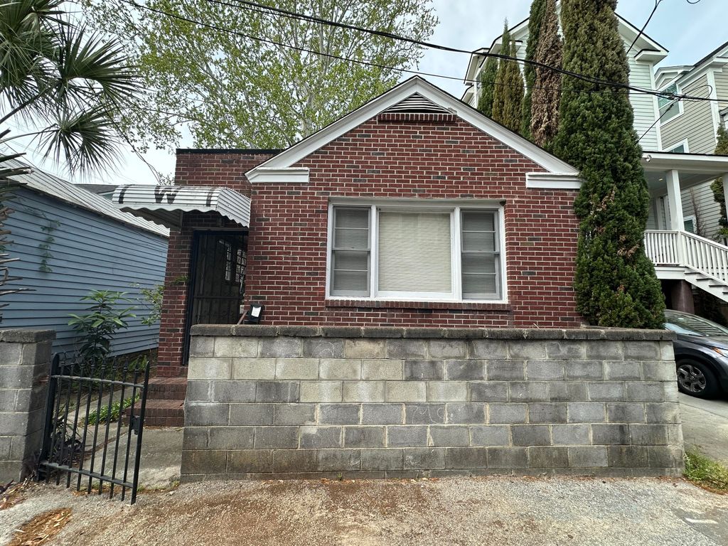 Photo of 3 Woodall Court, Charleston, SC 29403 (MLS # 25009637)