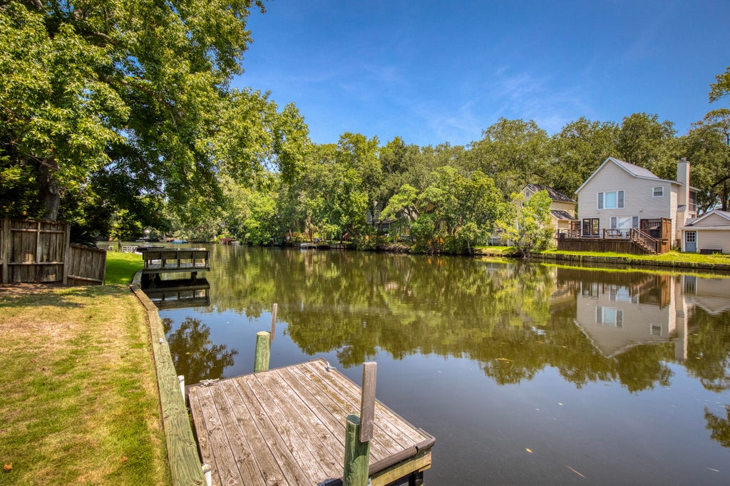 Photo of 812 Harbor Place Drive, Charleston, SC 29412 (MLS # 26023564)