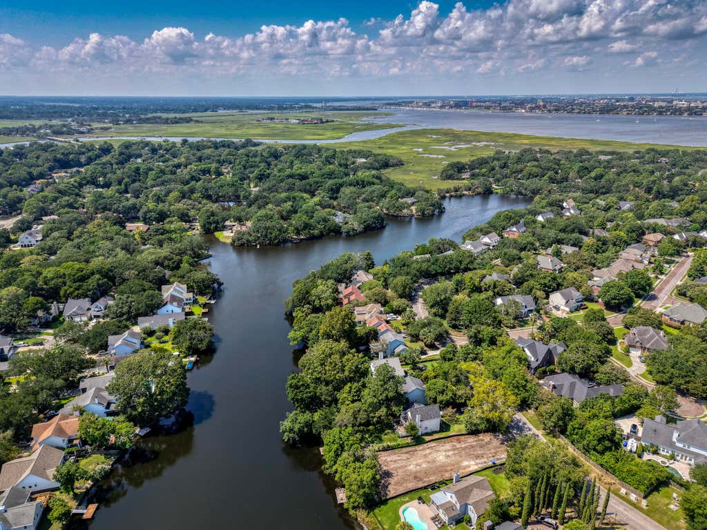 Photo of 812 Harbor Place Drive, Charleston, SC 29412 (MLS # 26023564)