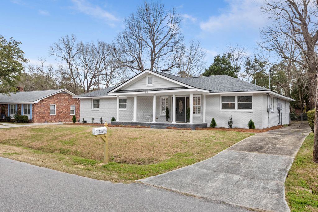 Photo of 1111 Barrett Road, Charleston, SC 29407 (MLS # 26006217)