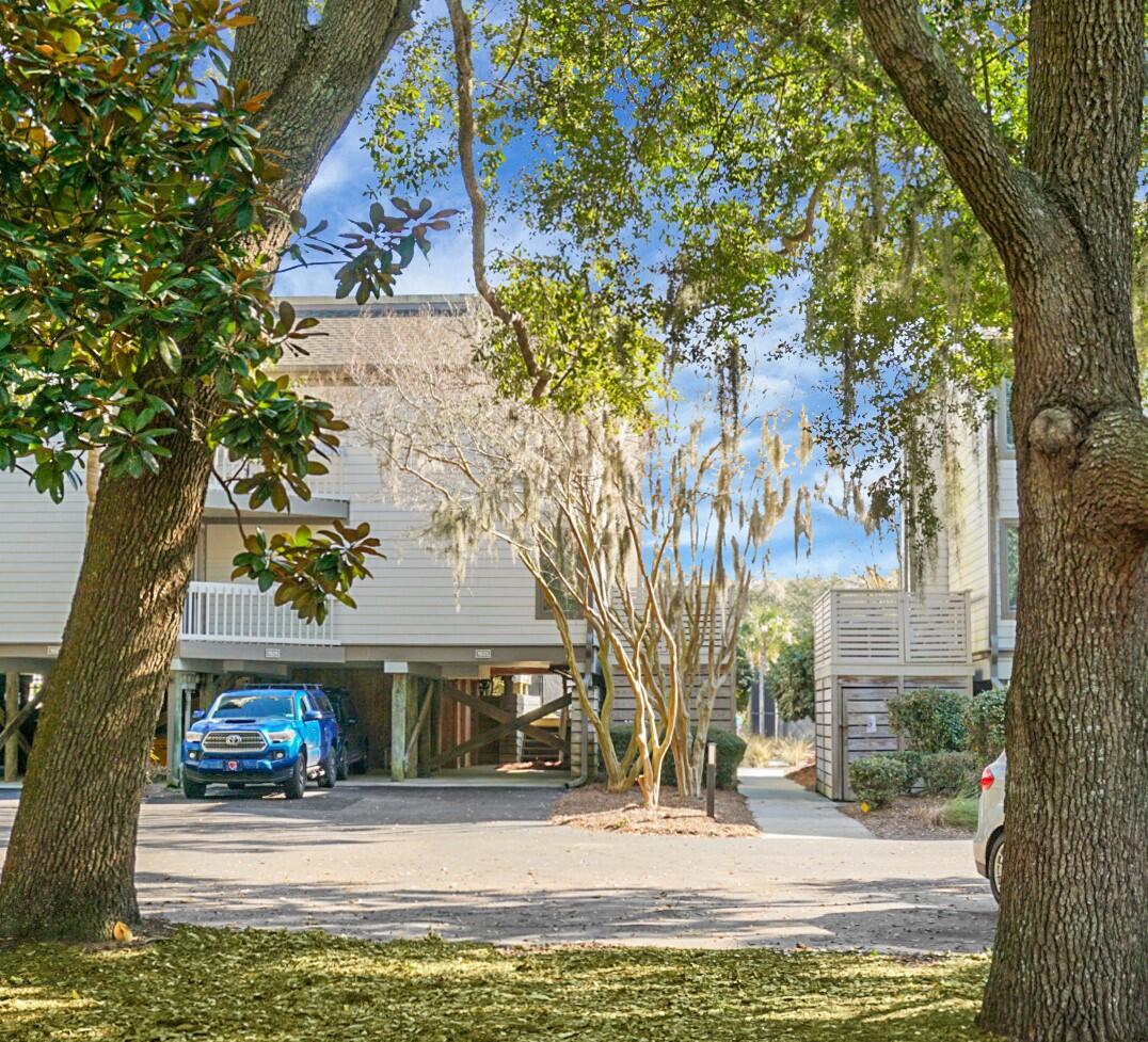 1625 Live Oak Park