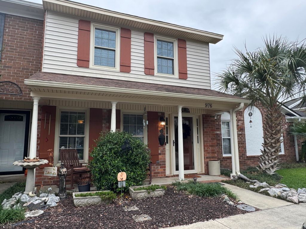 Photo of 976 Bay Tree Circle, Mount Pleasant, SC 29464 (MLS # 25026998)