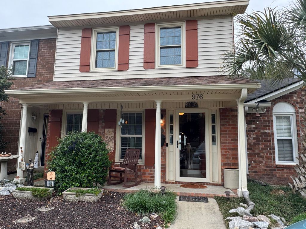 Photo of 976 Bay Tree Circle, Mount Pleasant, SC 29464 (MLS # 25026998)