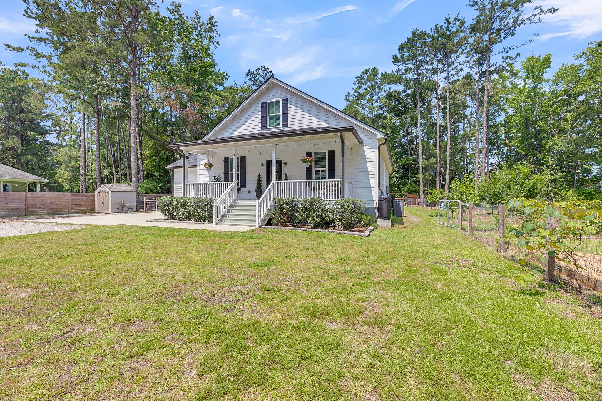 119 White Picket Lane