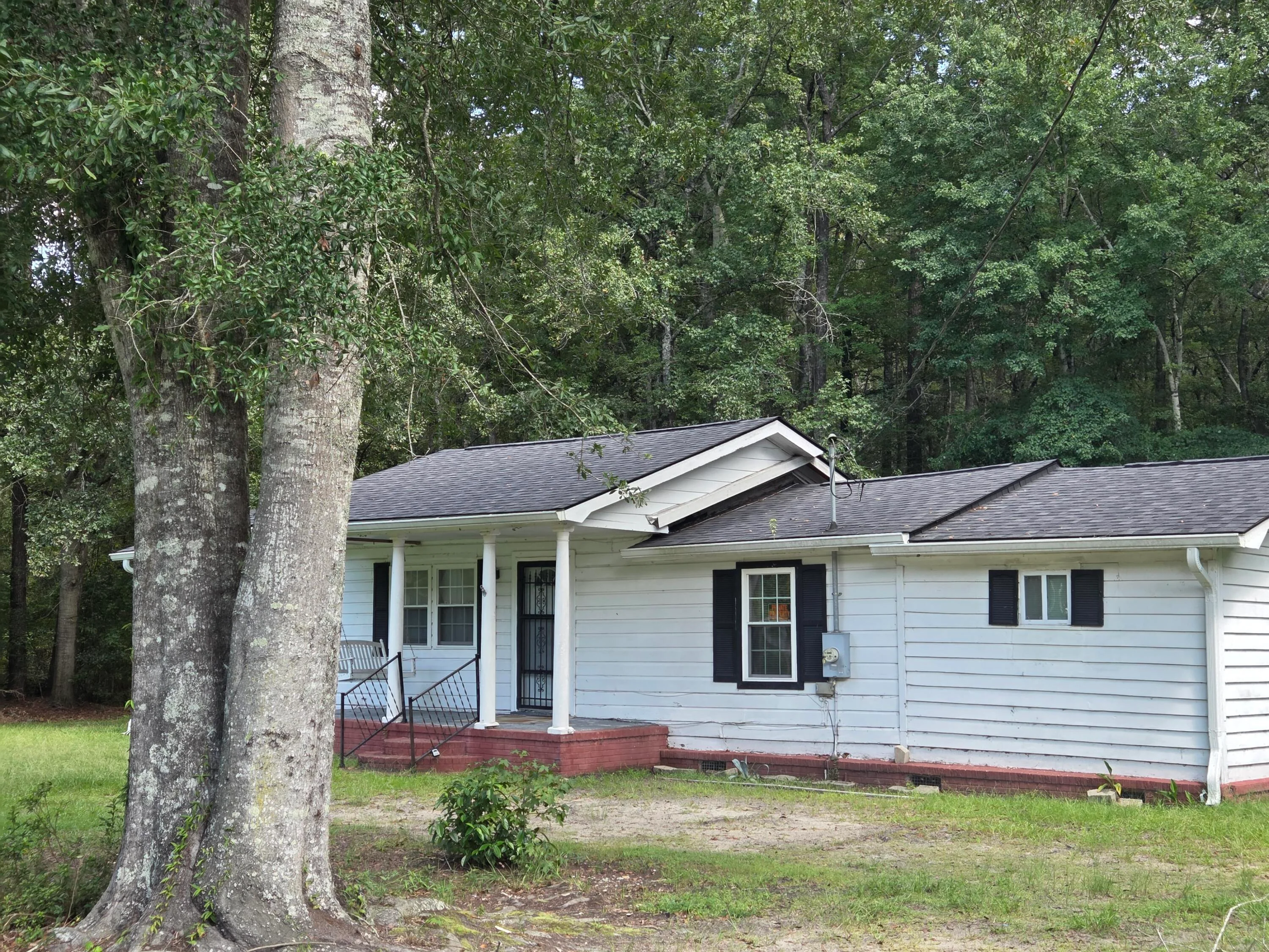 2202 S Highway 61
