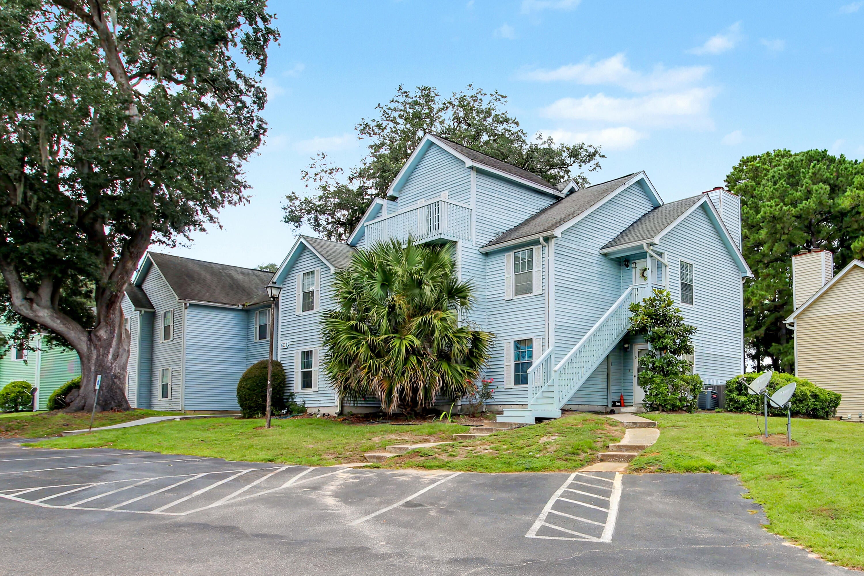 6221 Rolling Fork Road H