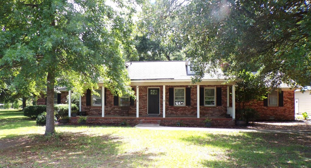 Photo of 810 Santa Fe Trail, Sumter, SC 29154 (MLS # 26018148)