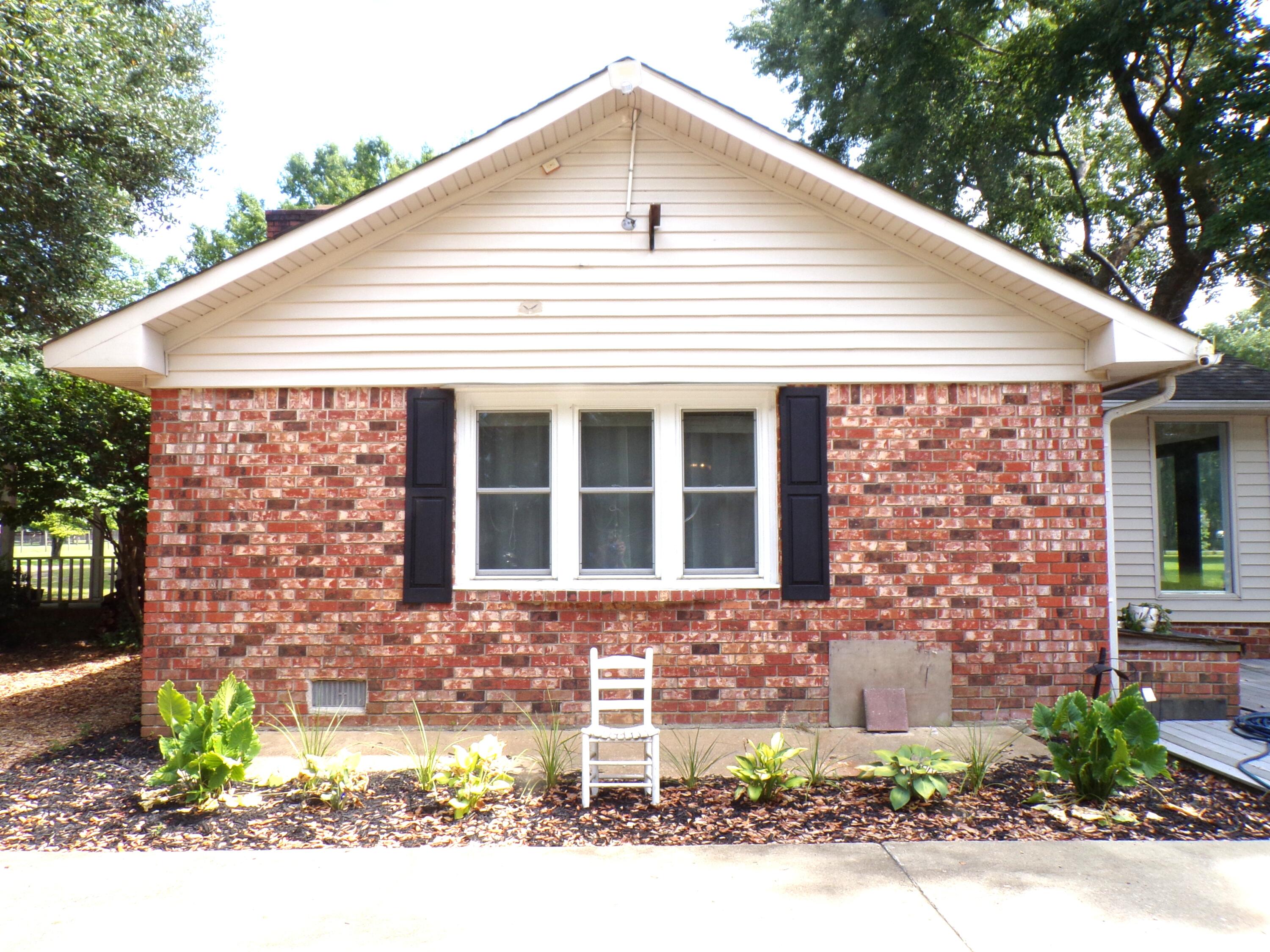 810 Santa Fe Trail