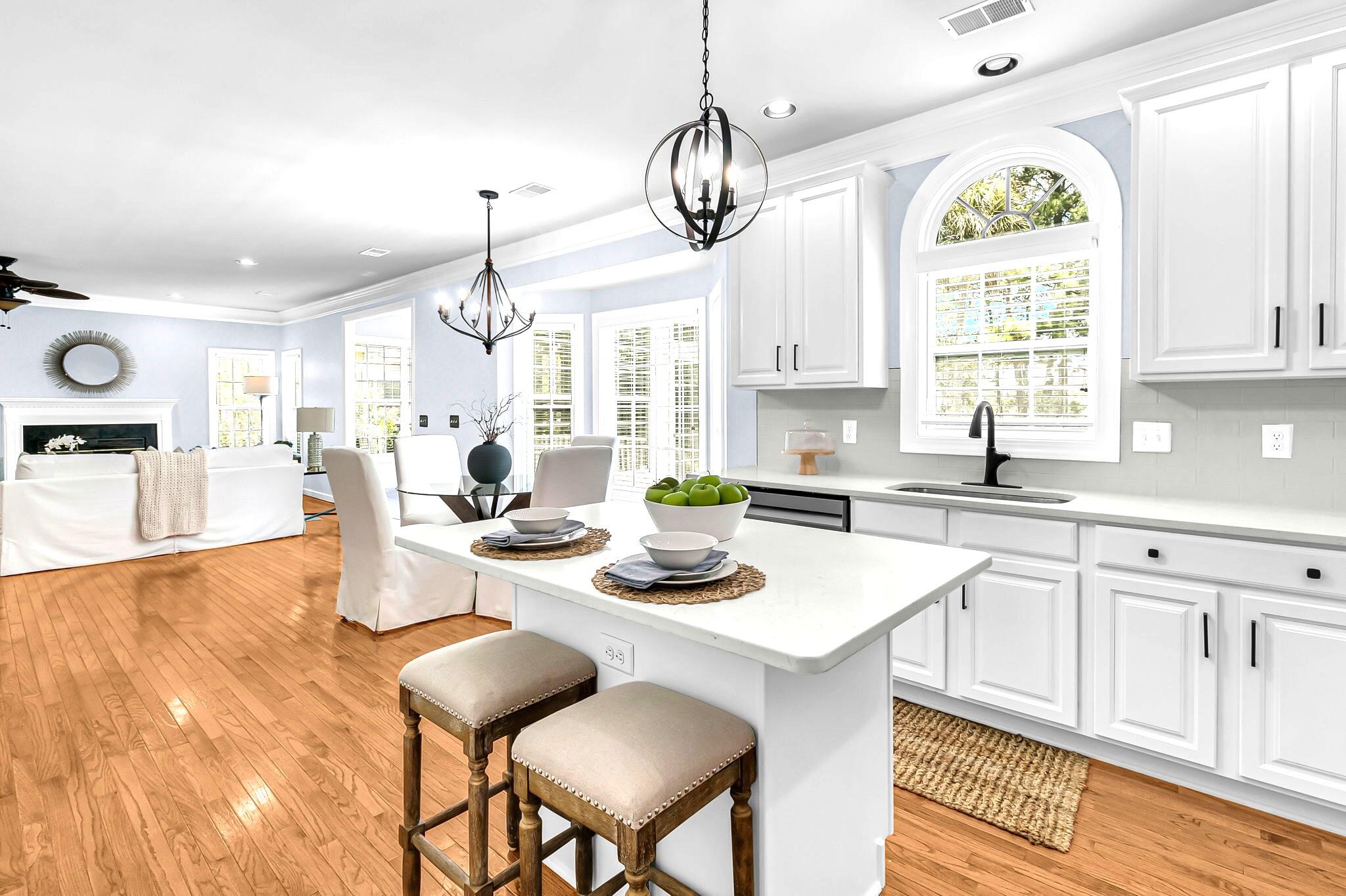 1493 Oakhurst Drive