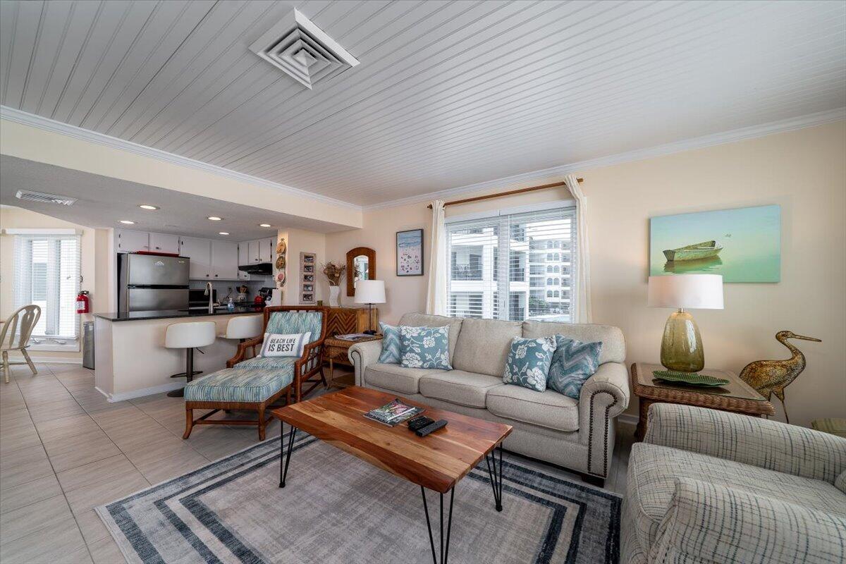 9000 Palmetto Dr F 204