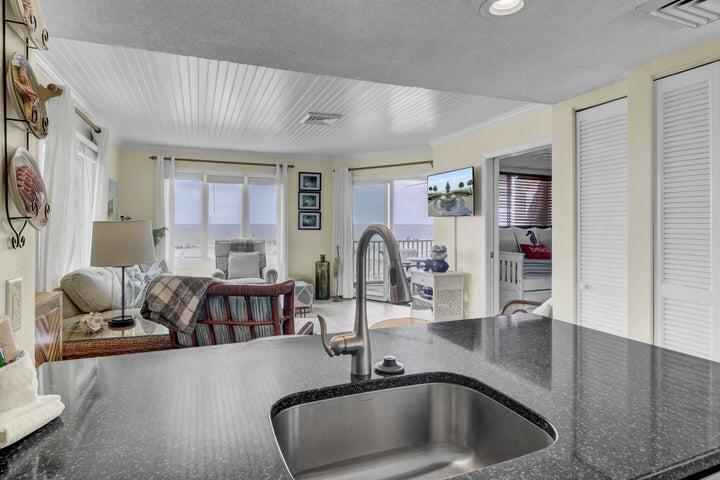 9000 Palmetto Dr F 204