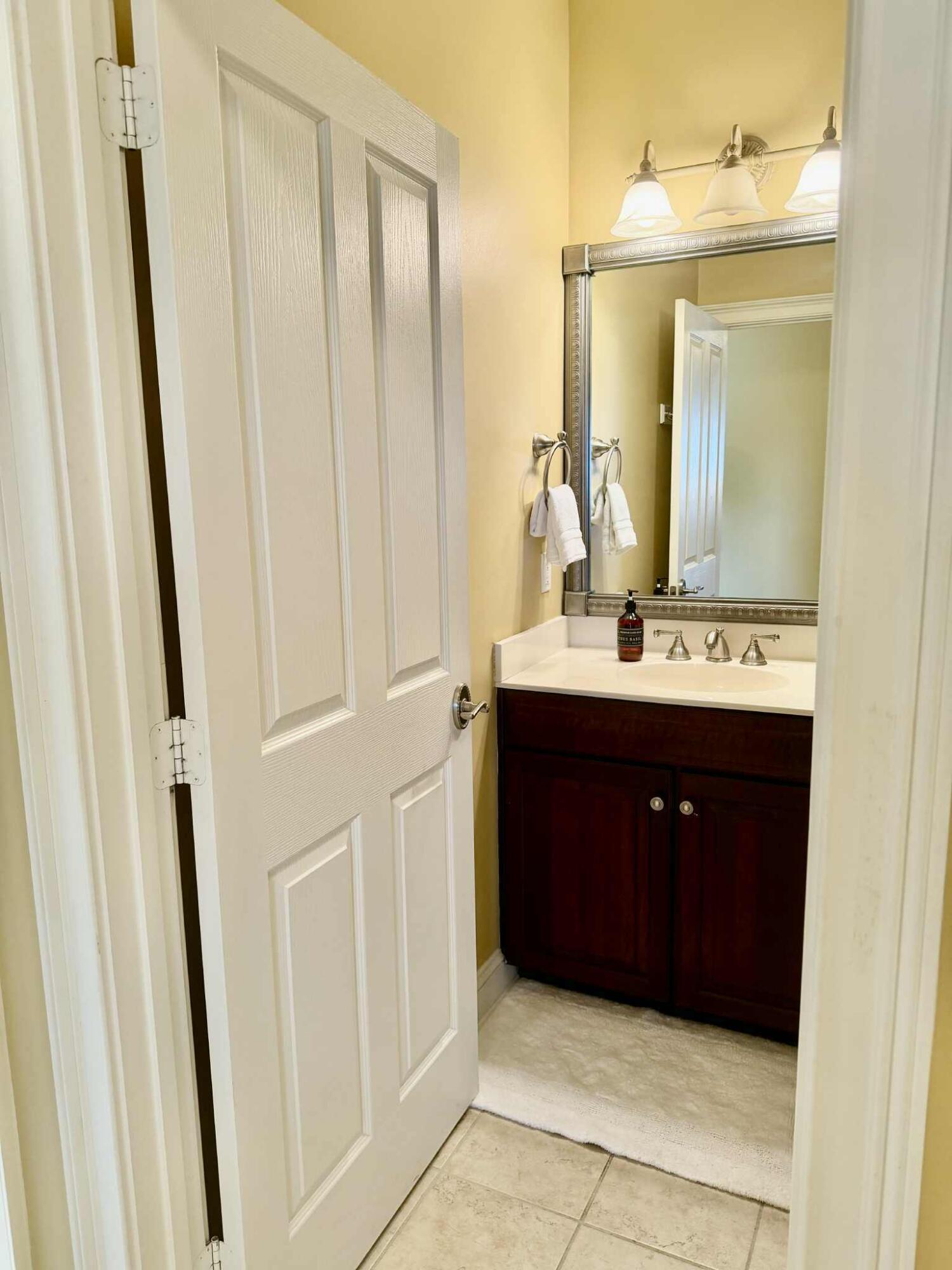 1096 Bridgeview Lane A204
