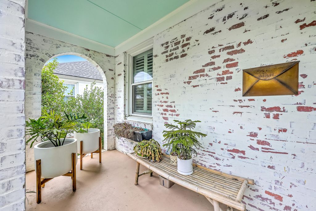 Photo of 699 Savannah Highway, Charleston, SC 29407 (MLS # 25025210)