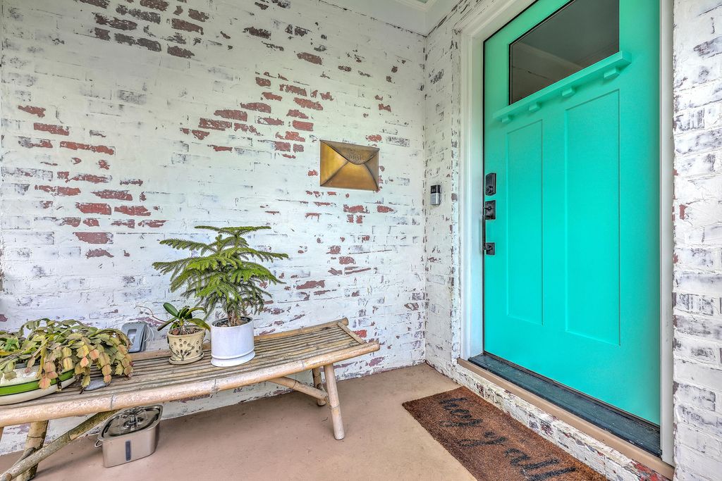 Photo of 699 Savannah Highway, Charleston, SC 29407 (MLS # 25025210)