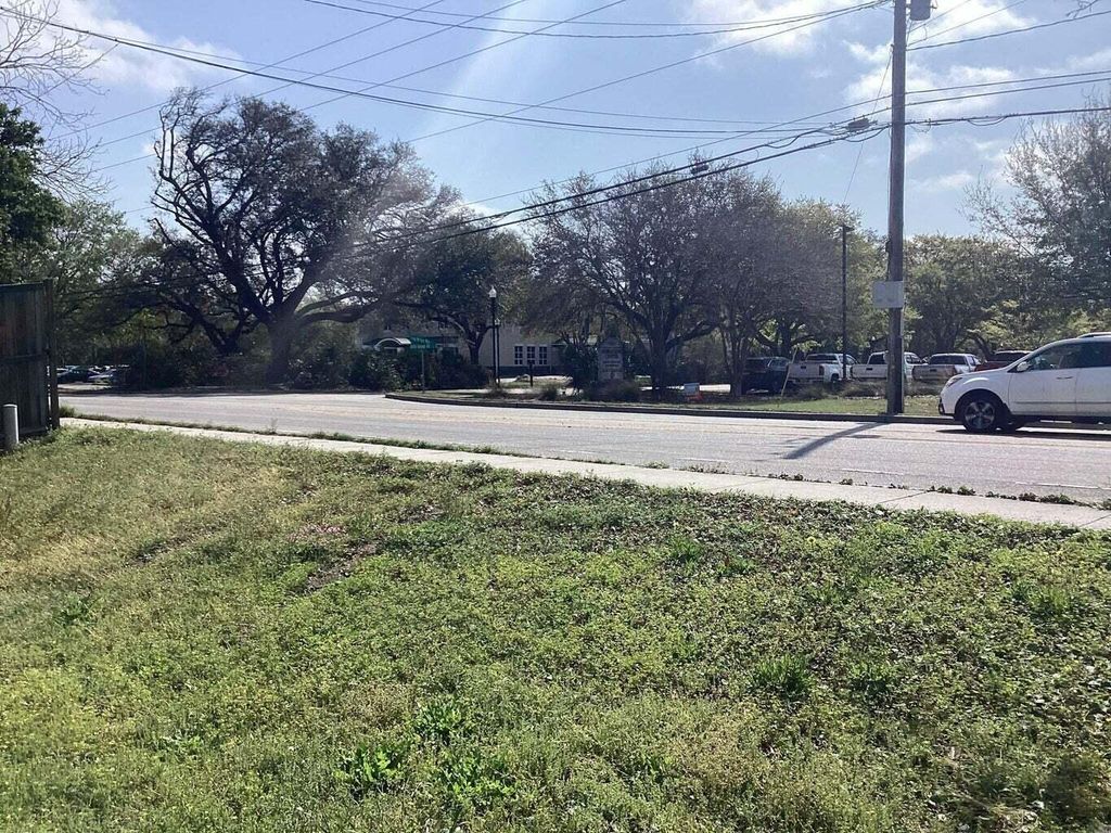 Photo of 1602 Rifle Range Road, Mount Pleasant, SC 29464 (MLS # 26001759)