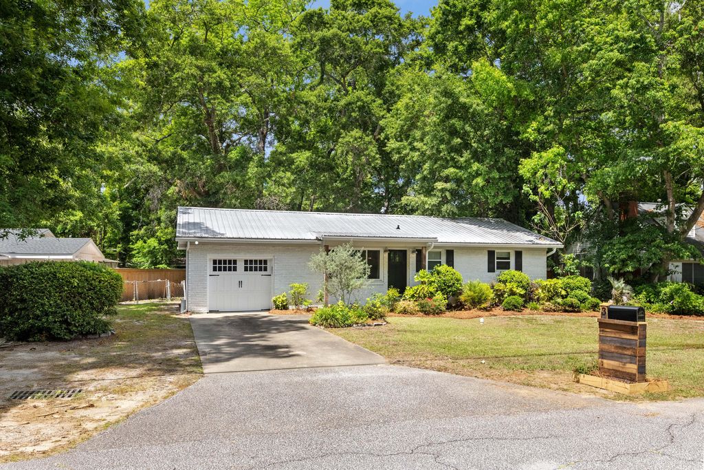 Photo of 3 Argonne Street, Charleston, SC 29407 (MLS # 26015150)