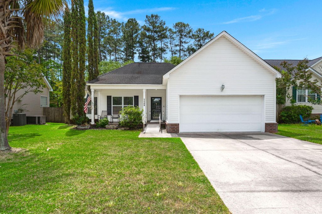 Photo of 136 Cotillion Crescent, Summerville, SC 29483 (MLS # 26012678)