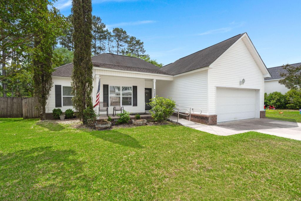Photo of 136 Cotillion Crescent, Summerville, SC 29483 (MLS # 26012678)