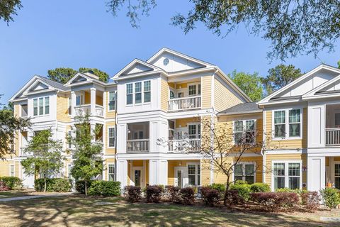 Photo of 1914 Chatelain Way, Mount Pleasant, SC 29464 (MLS # 25029300)