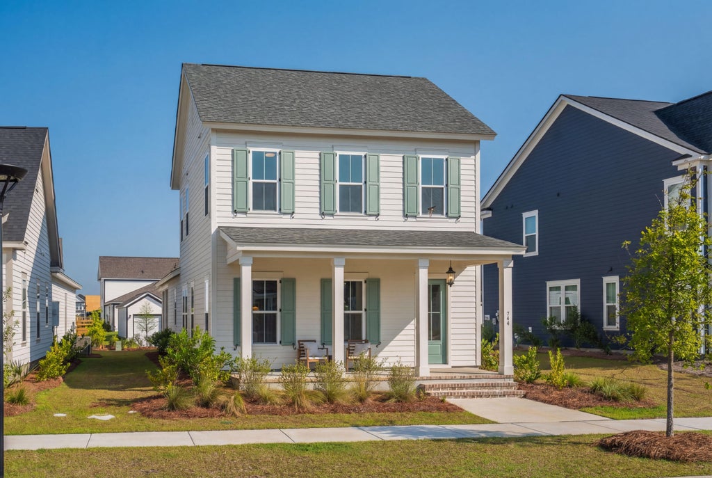 Photo of 744 Blueway Avenue, Summerville, SC 29486 (MLS # 26017752)