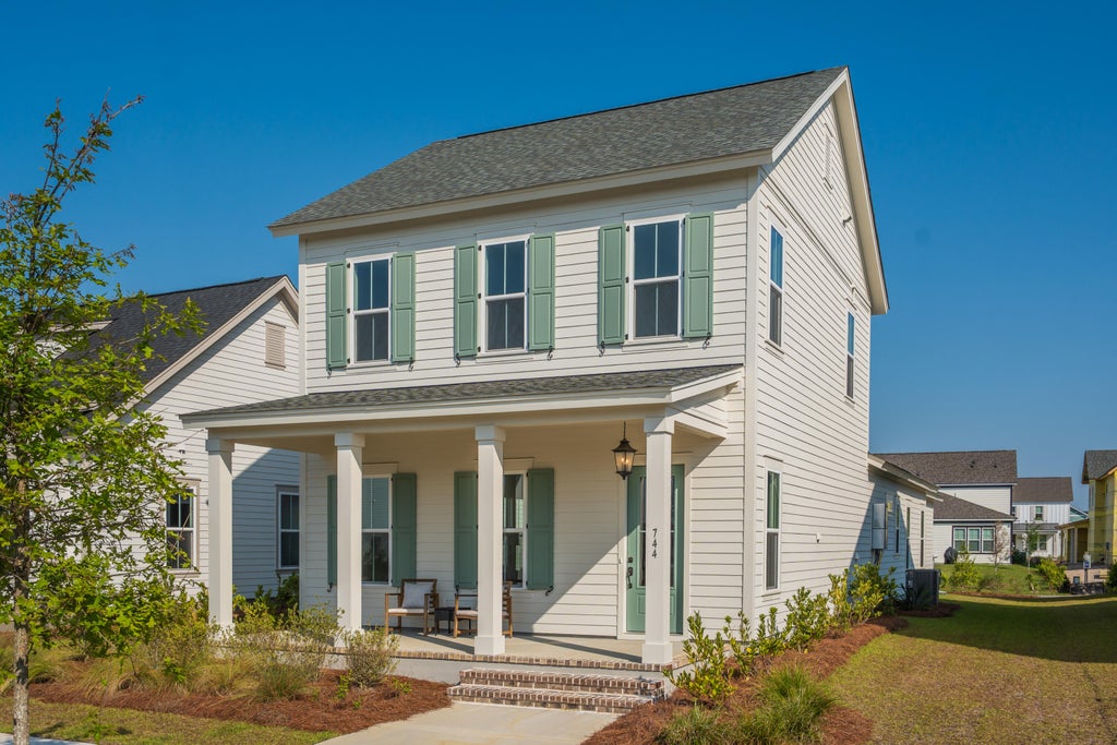 Photo of 744 Blueway Avenue, Summerville, SC 29486 (MLS # 26017752)
