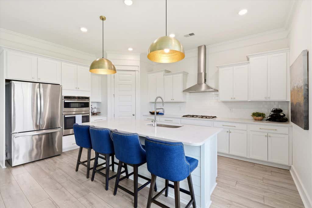 Photo of 128 Medford Street, Summerville, SC 29486 (MLS # 26023729)