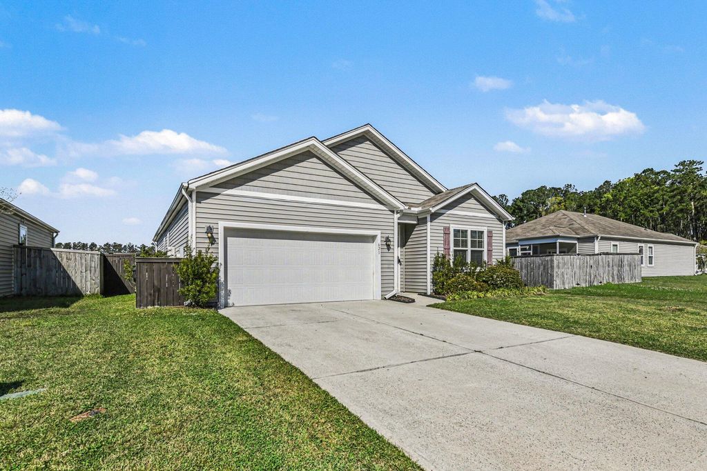 Photo of 621 Wayton Circle, Moncks Corner, SC 29461 (MLS # 26008413)