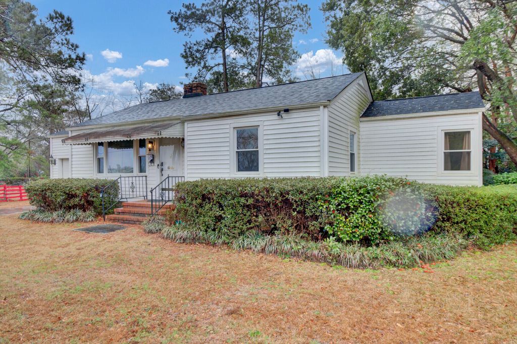 Photo of 640 Bennett Street, Orangeburg, SC 29115 (MLS # 26003737)