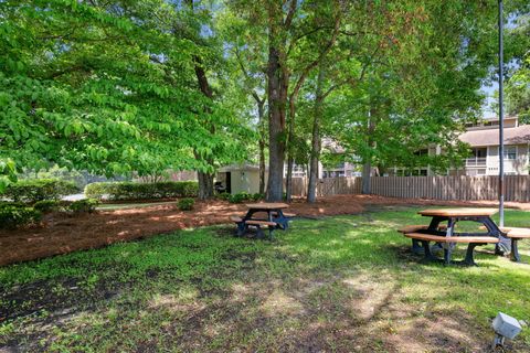 A home in North Charleston