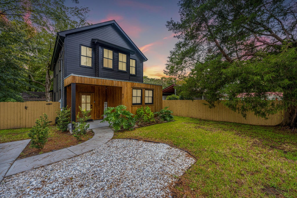 Photo of 839 White Oak Drive, Charleston, SC 29407 (MLS # 26026713)