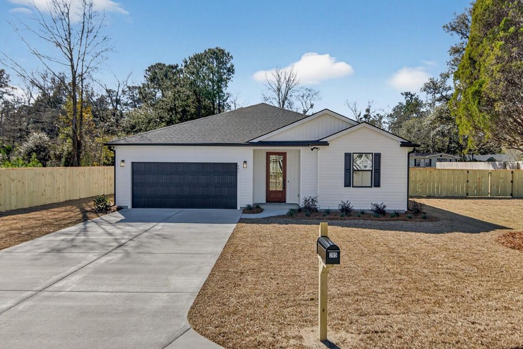 Photo of 205 Garbon Drive, Summerville, SC 29485 (MLS # 26007157)