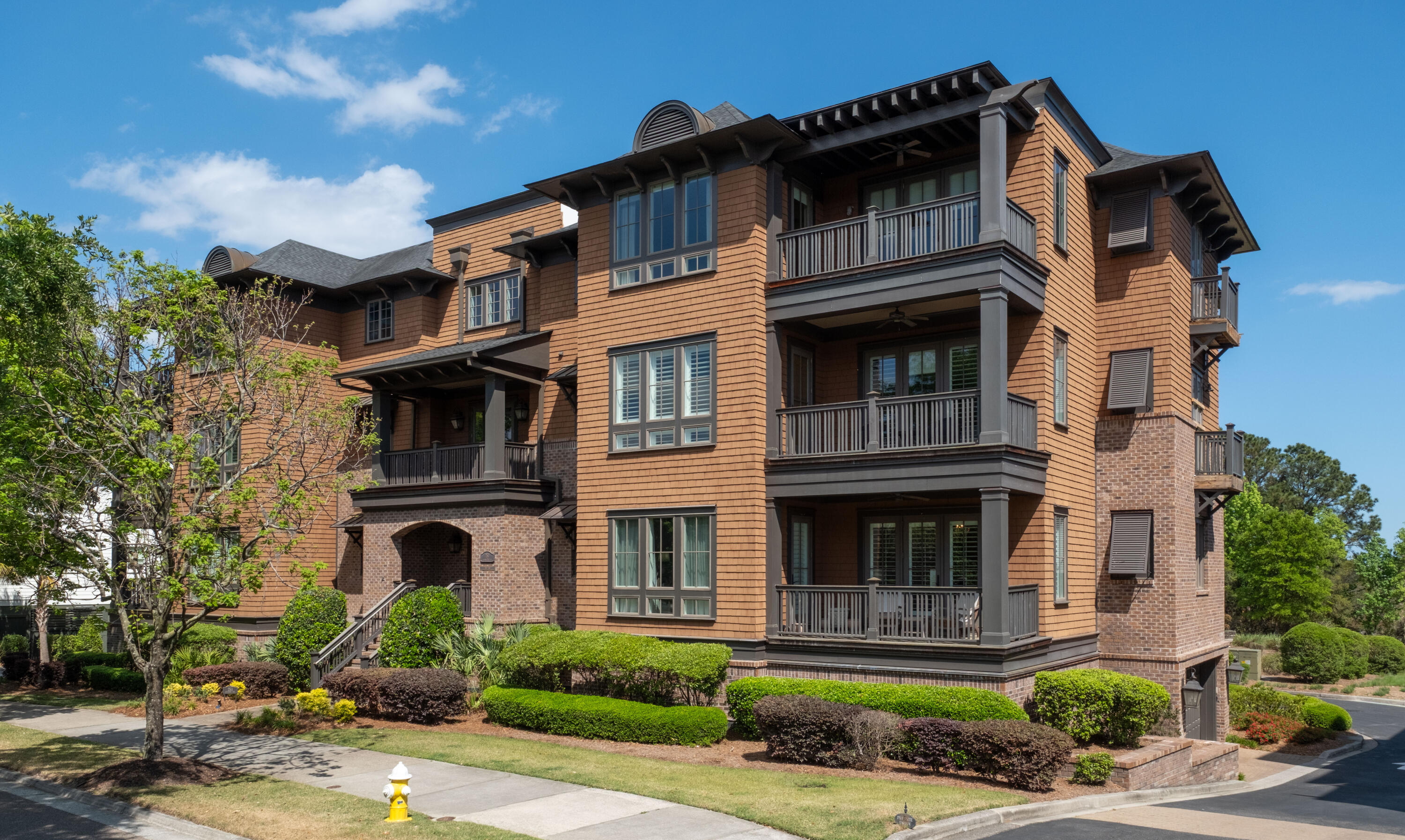 250 Island Park Drive 202