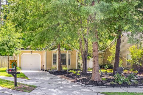 Photo of 1350 Water Edge Drive, Charleston, SC 29492 (MLS # 25017075)