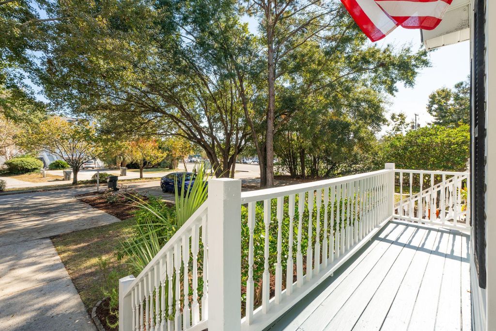 Photo of 805 Harbor Place Drive, Charleston, SC 29412 (MLS # 25029925)