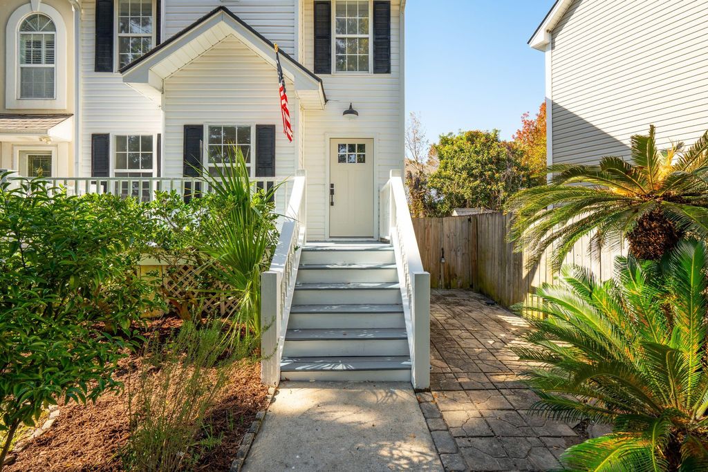 Photo of 805 Harbor Place Drive, Charleston, SC 29412 (MLS # 25029925)