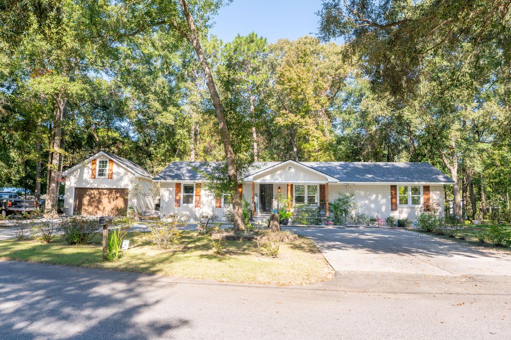 Photo of 5734 Edgar Tumbleston Road, Hollywood, SC 29449 (MLS # 25028881)