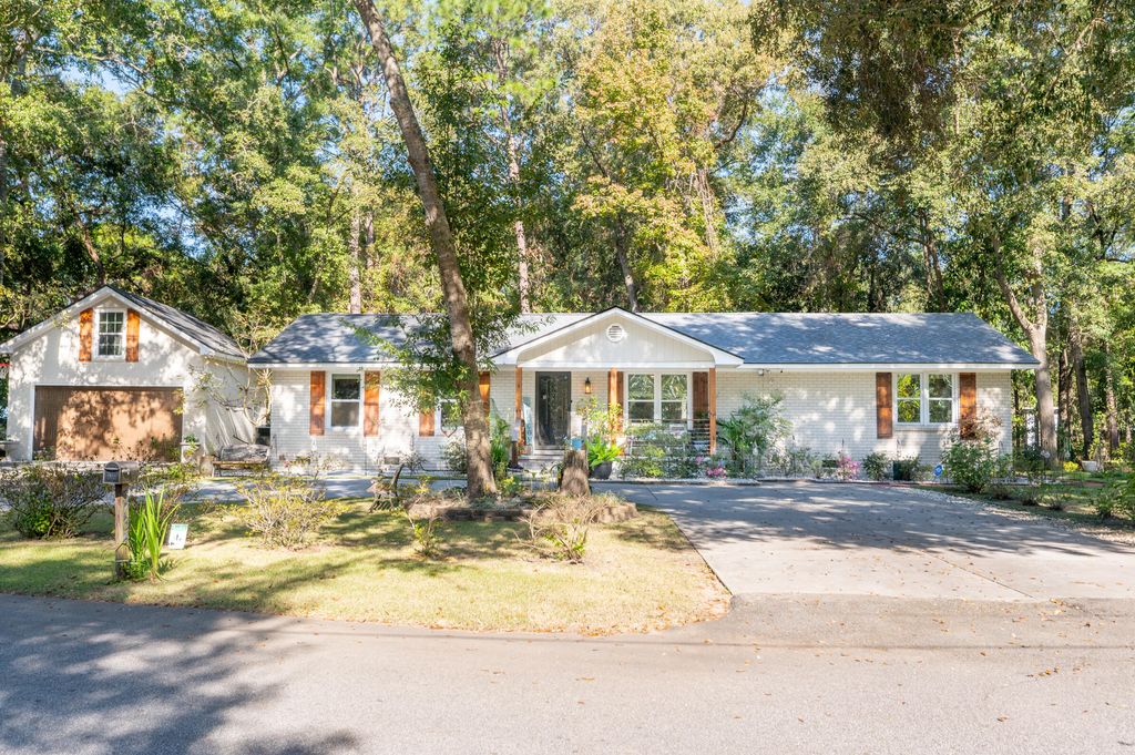 Photo of 5734 Edgar Tumbleston Road, Hollywood, SC 29449 (MLS # 25028881)