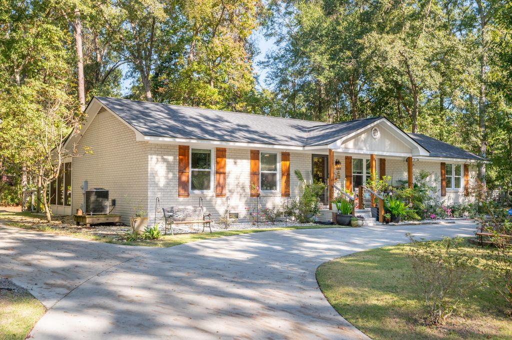 Photo of 5734 Edgar Tumbleston Road, Hollywood, SC 29449 (MLS # 25028881)