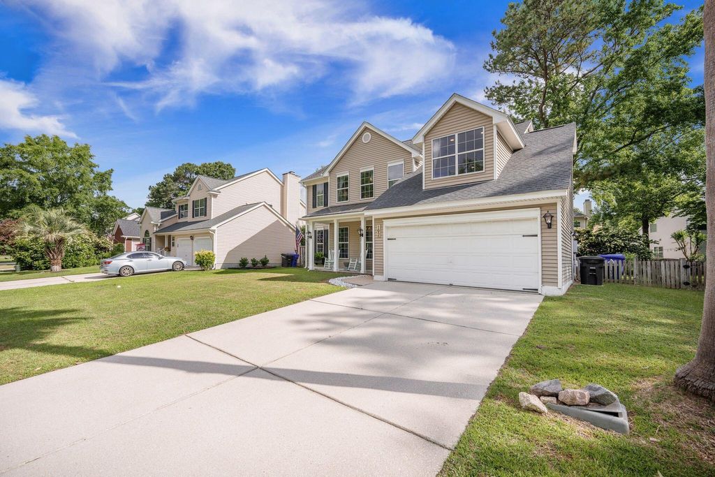 Photo of 192 Historic Drive, Mount Pleasant, SC 29464 (MLS # 25018640)