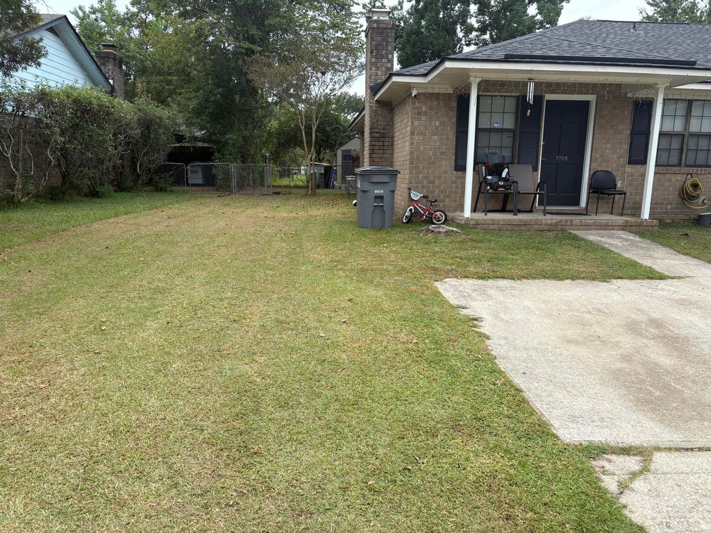 Photo of 7709 Suzanne Drive, North Charleston, SC 29418 (MLS # 25027865)