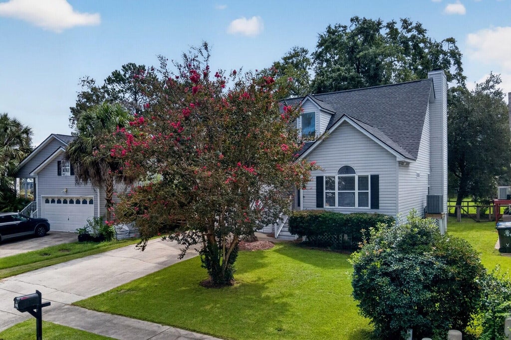Photo of 2111 Razorback Lane, Charleston, SC 29414 (MLS # 26024841)