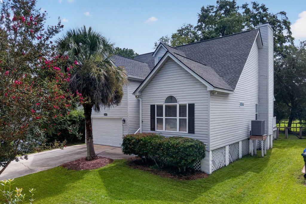 Photo of 2111 Razorback Lane, Charleston, SC 29414 (MLS # 26024841)
