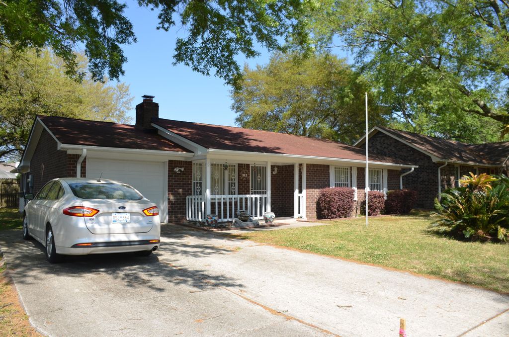 Photo of 19 Lighthouse Drive, Goose Creek, SC 29445 (MLS # 26010381)